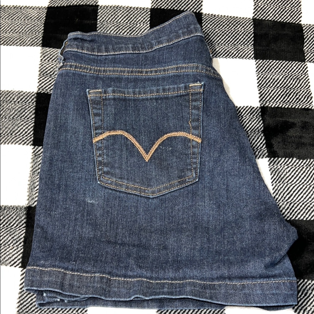 Women’s Levi’s 5 Pocket Denim Shorts/Size 12 - Picture 8 of 8